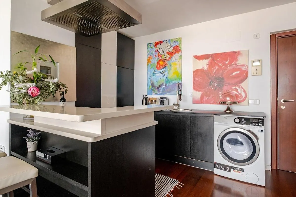 Duplex Iconico Y Exclusivo 6Pax 10 Min Airport Apartment San Sebastian de los Reyes