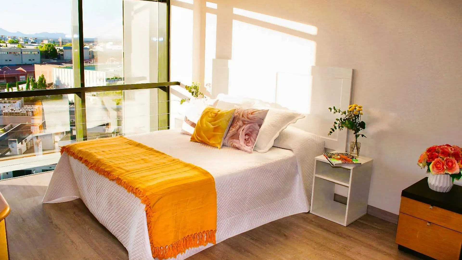 Duplex Iconico Y Exclusivo 6Pax 10 Min Airport Apartment San Sebastian de los Reyes